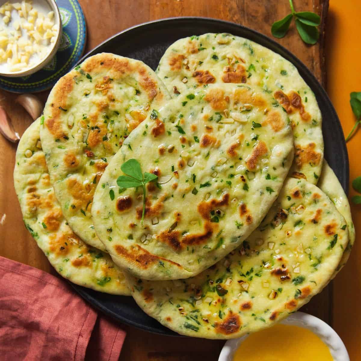 ALOO NAAN